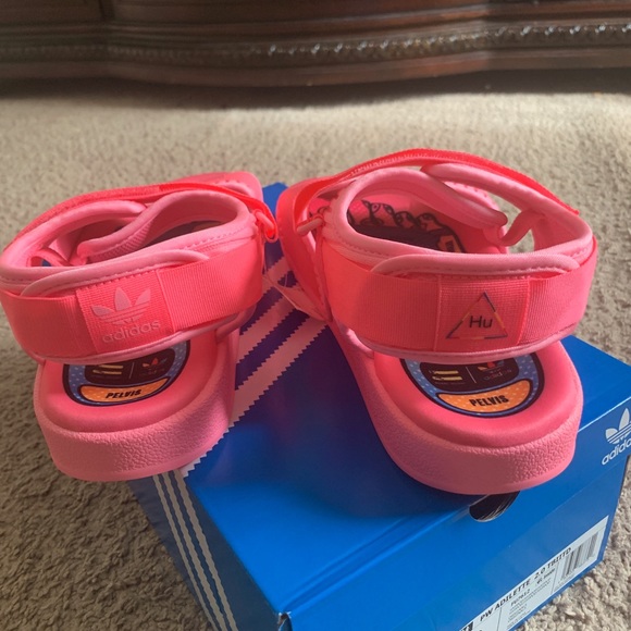 Adidas x Pharrell Adilette 2.0 - Picture 3 of 3